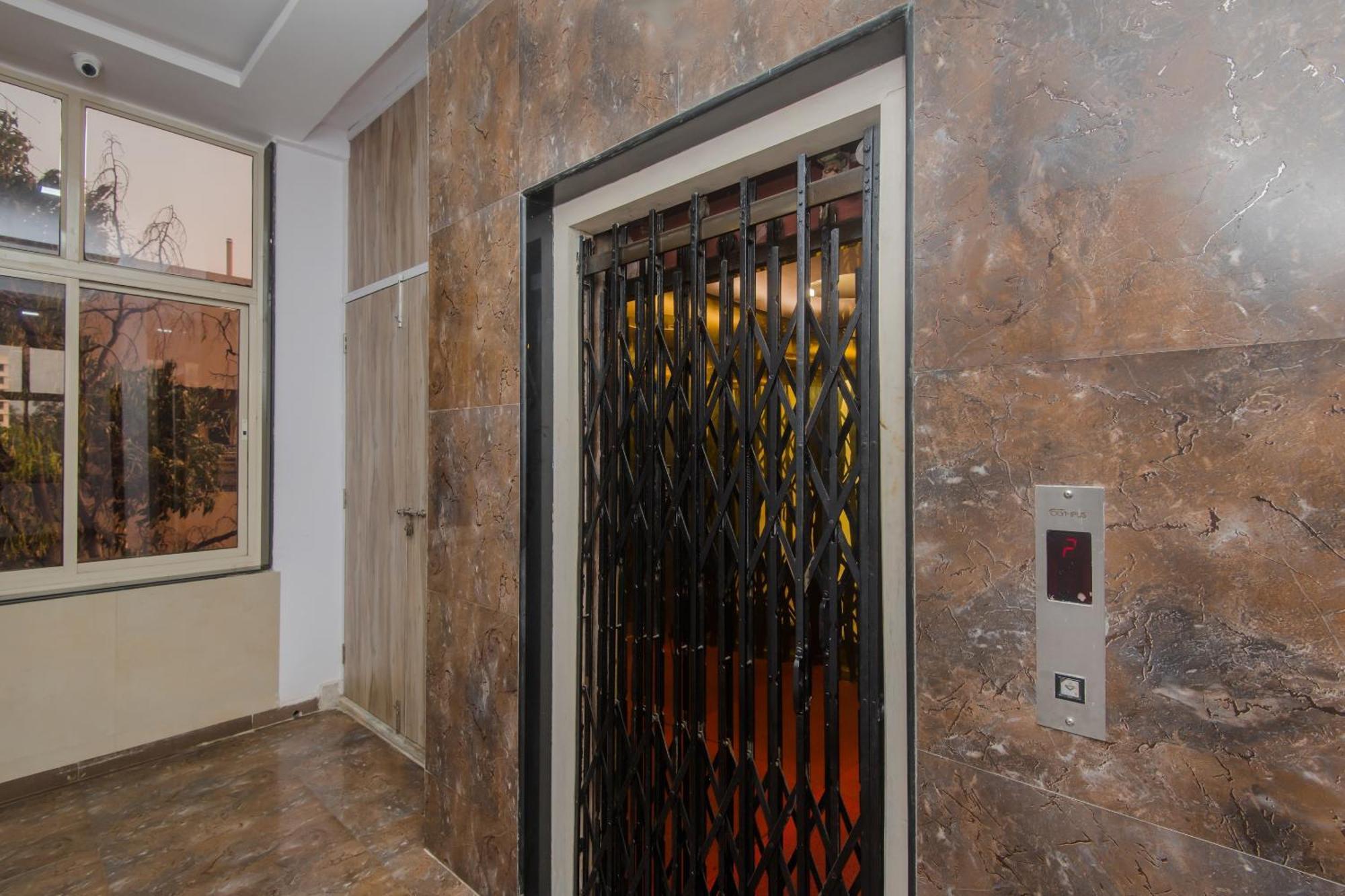 Super Hotel O Divine Residency Near Phoenix Marketcity Мумбаи Экстерьер фото