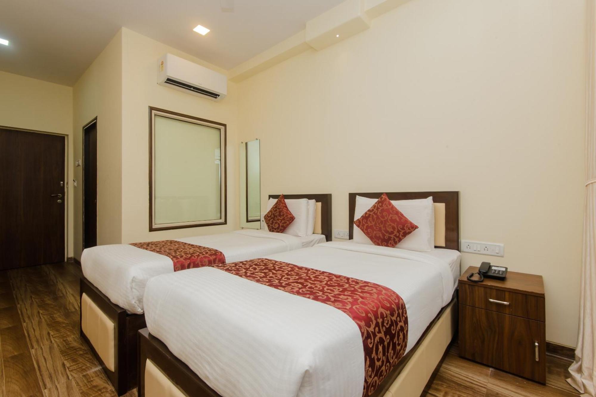 Super Hotel O Divine Residency Near Phoenix Marketcity Мумбаи Экстерьер фото